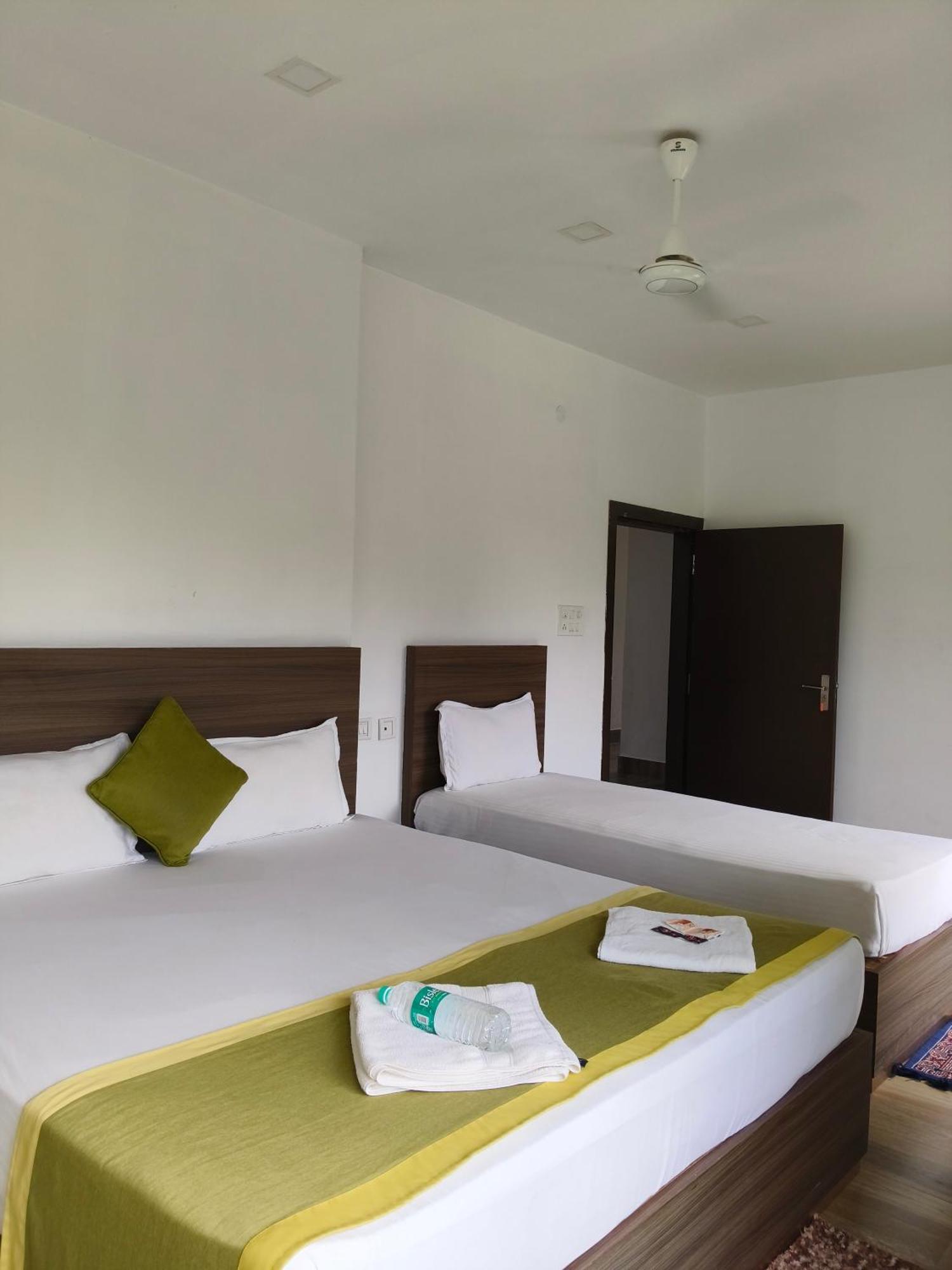 Shivaji Inn Kāziranga エクステリア 写真