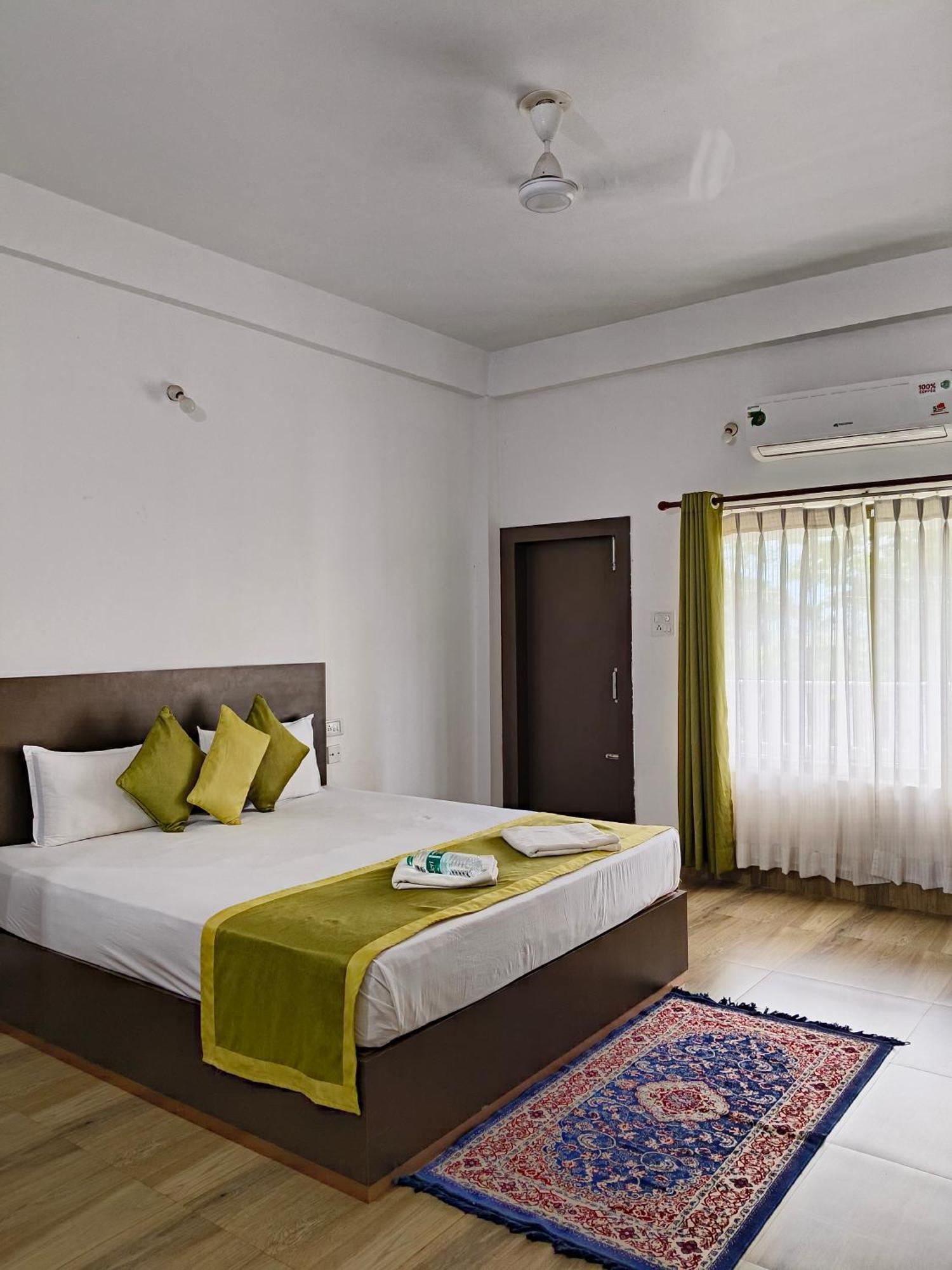 Shivaji Inn Kāziranga エクステリア 写真